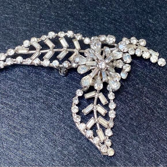 VINTAGE Azub Austria Brooch - Picture 1 of 2